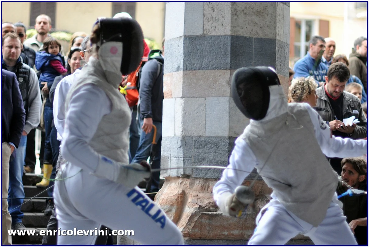como---190513---comense-scherma-con-art4sport---scherma-in-piazza_8864346877_o.jpg