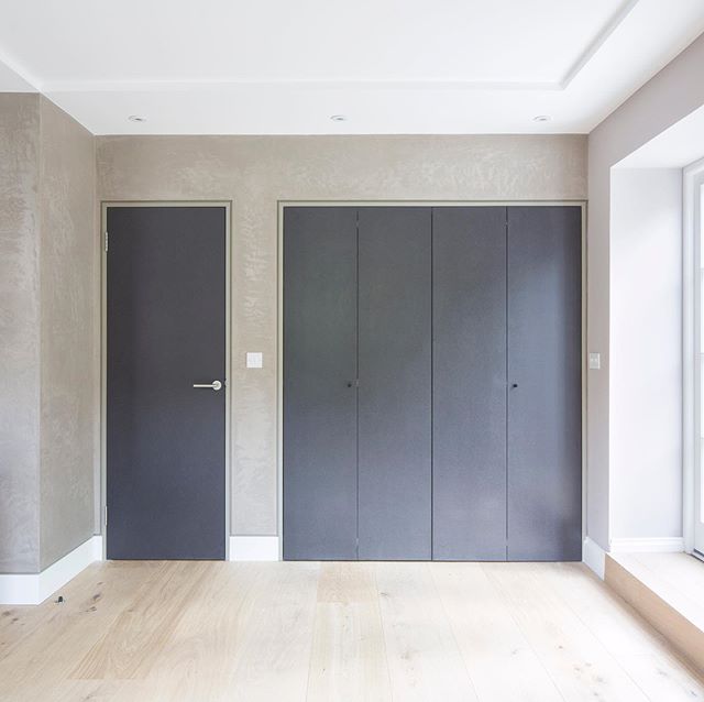 Our recent refurbishment at Culford Gardens marries the old and new to create a light, and sophisticated interior using #tadelakt, old #cigarette boxes #objettrouve and chunky @ted_todd_floors oak flooring. Thanks again to @constructiveandco for some