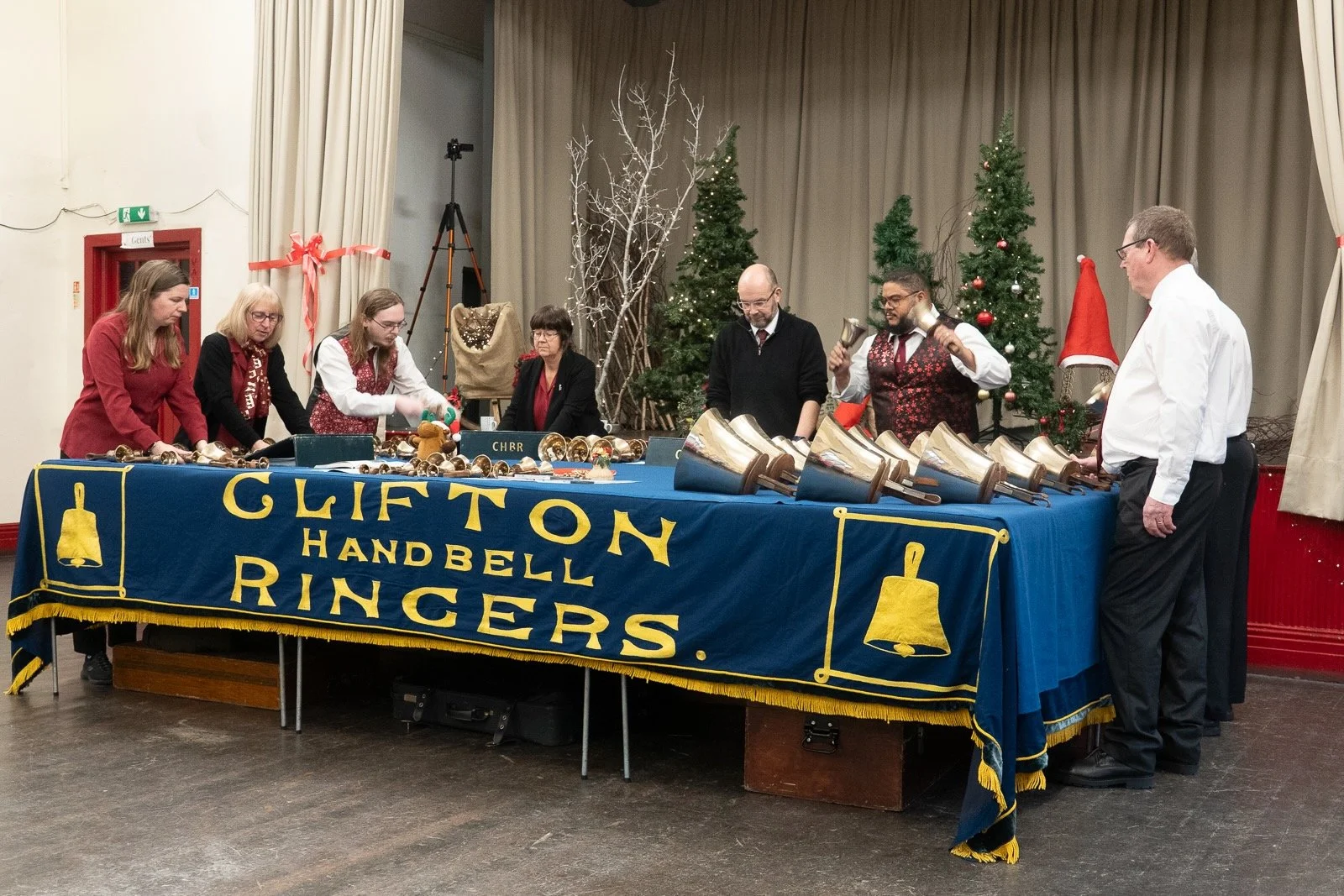 VE Xmas 25-09098.jpeg