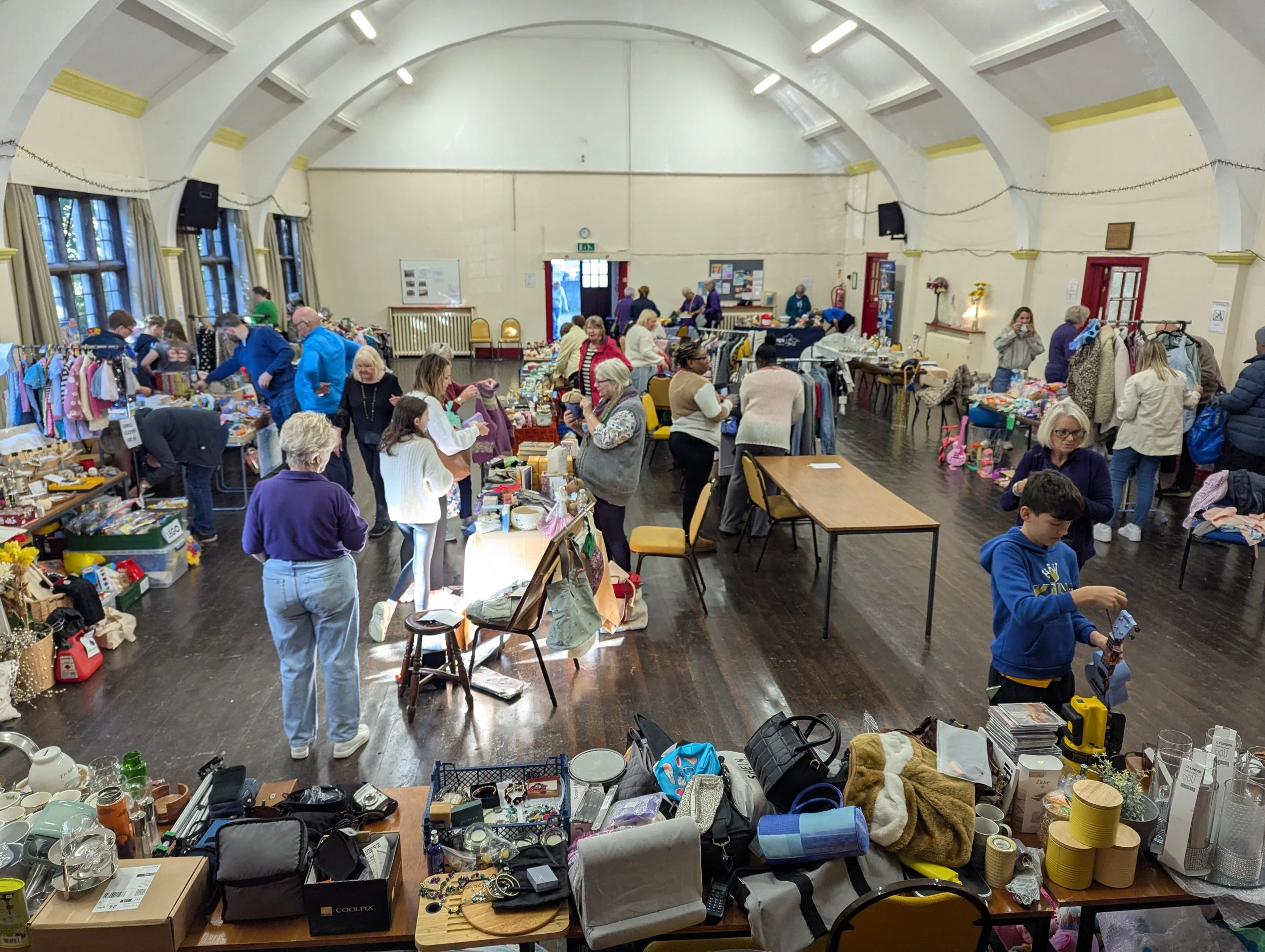 Table Top Sale Raises Over £700 for Support Dogs