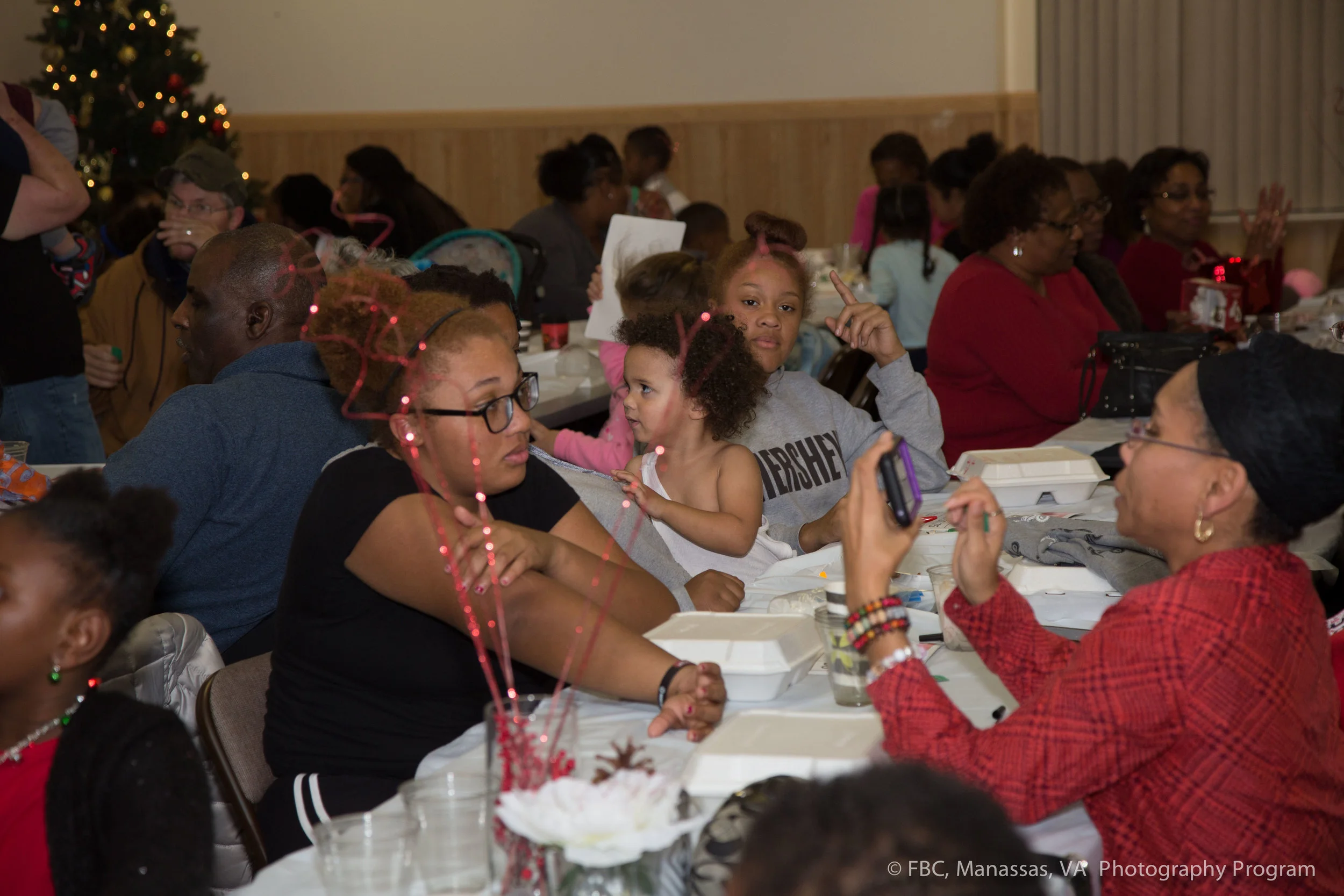 FBCCommunityDayChristmasParty_2017_12_02_0121.jpg