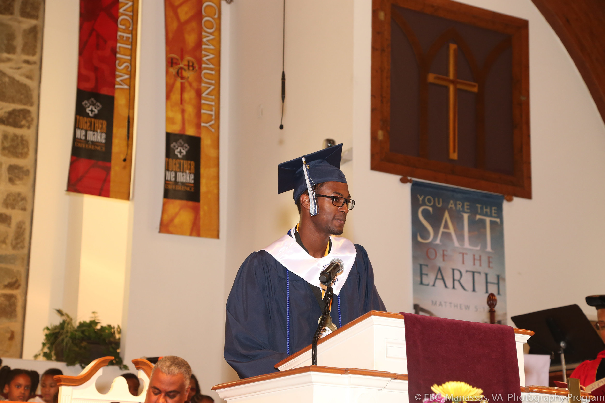 FBCGraduationService_2018_06_10_0378.jpg