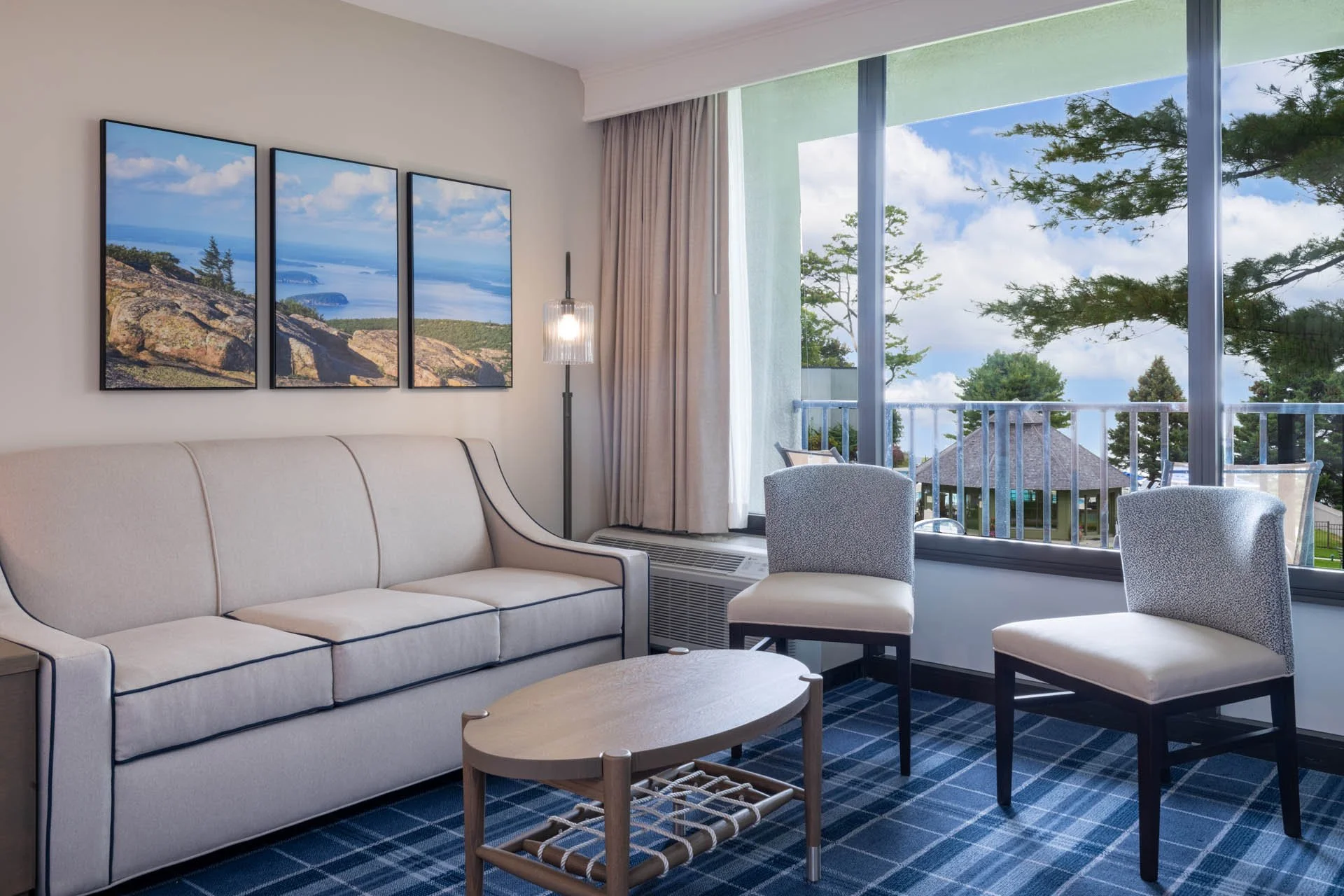 Kingbedadasofabedoceanfrontbalcony2_KWTN (1).jpg