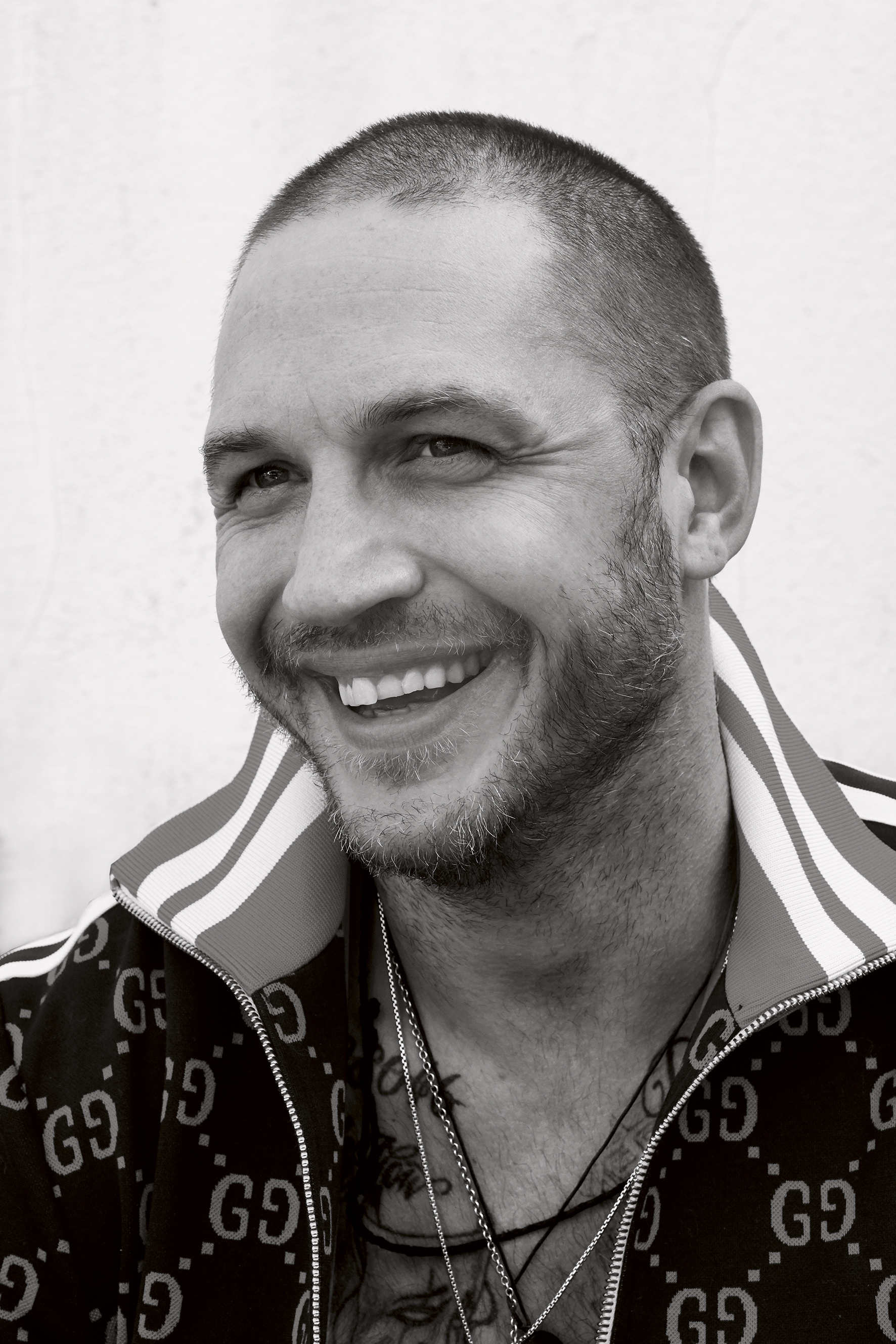 Tom Hardy: Lakers Laughter!: Photo 2509174 | Tom Hardy Photos | Just Jared:  Entertainment News