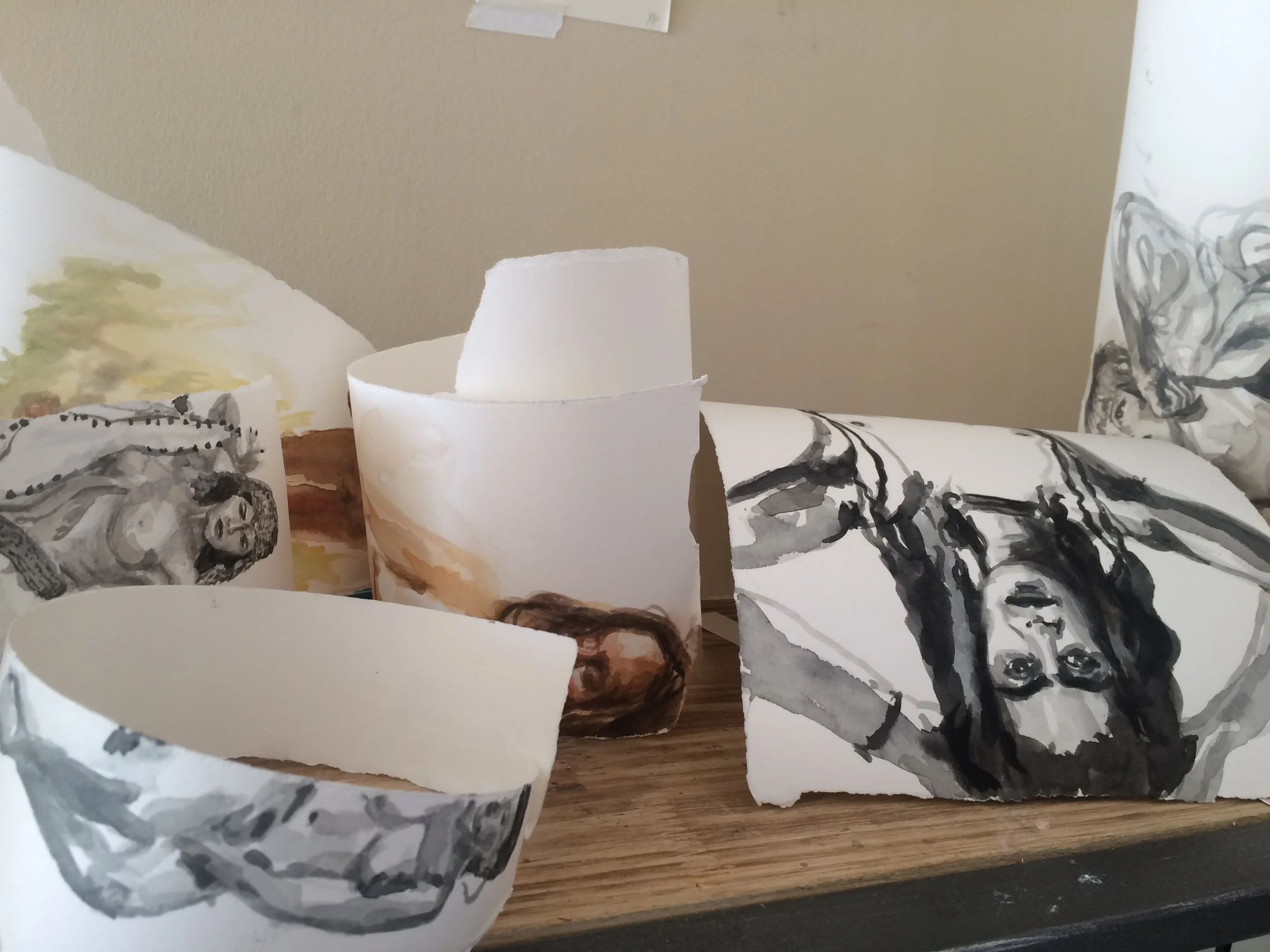  Collected view: Betty Paige, Francesca Woodman, Self-portrait, Frida Kahlo, Cindy Sherman. 