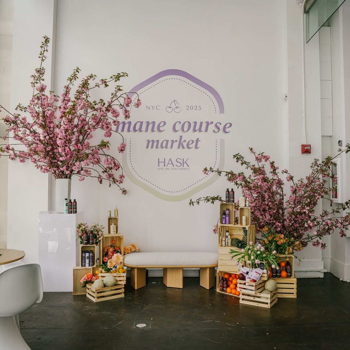 Where beauty meets flavor&mdash;@haskhair&rsquo;s clean ingredients were reimagined into a full-sensory experience

3/3

Catering: @marceybrownsteincatering 
Event Curation: @revelrouge
Lighting: @lmsoundlight
Florals: @posyflowersnyc
Co-created with
