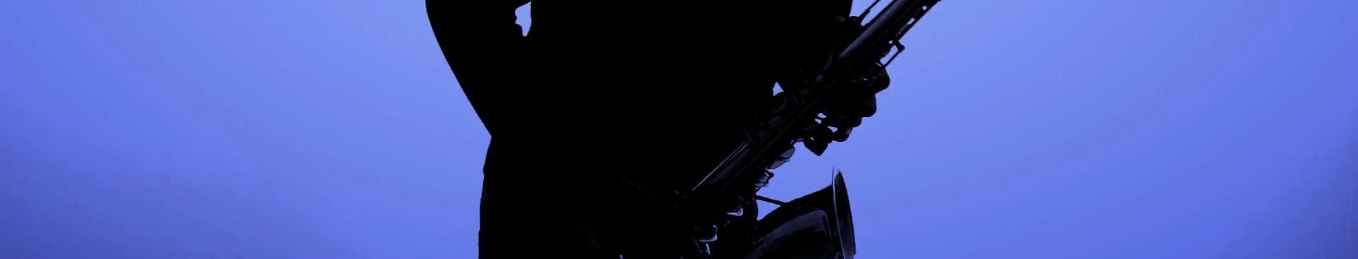 videoblocks-man-playing-sax-in-silhouette_hbbplwbxlz_thumbnail-full01.png
