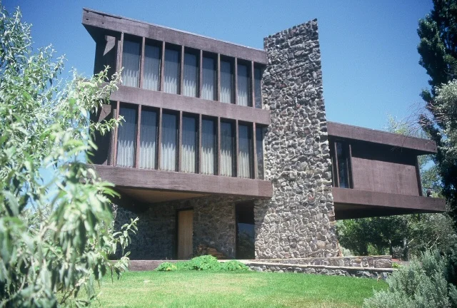 photo of Art Troutner's Lake Falls Lodge courtesy of D. Nels Reese