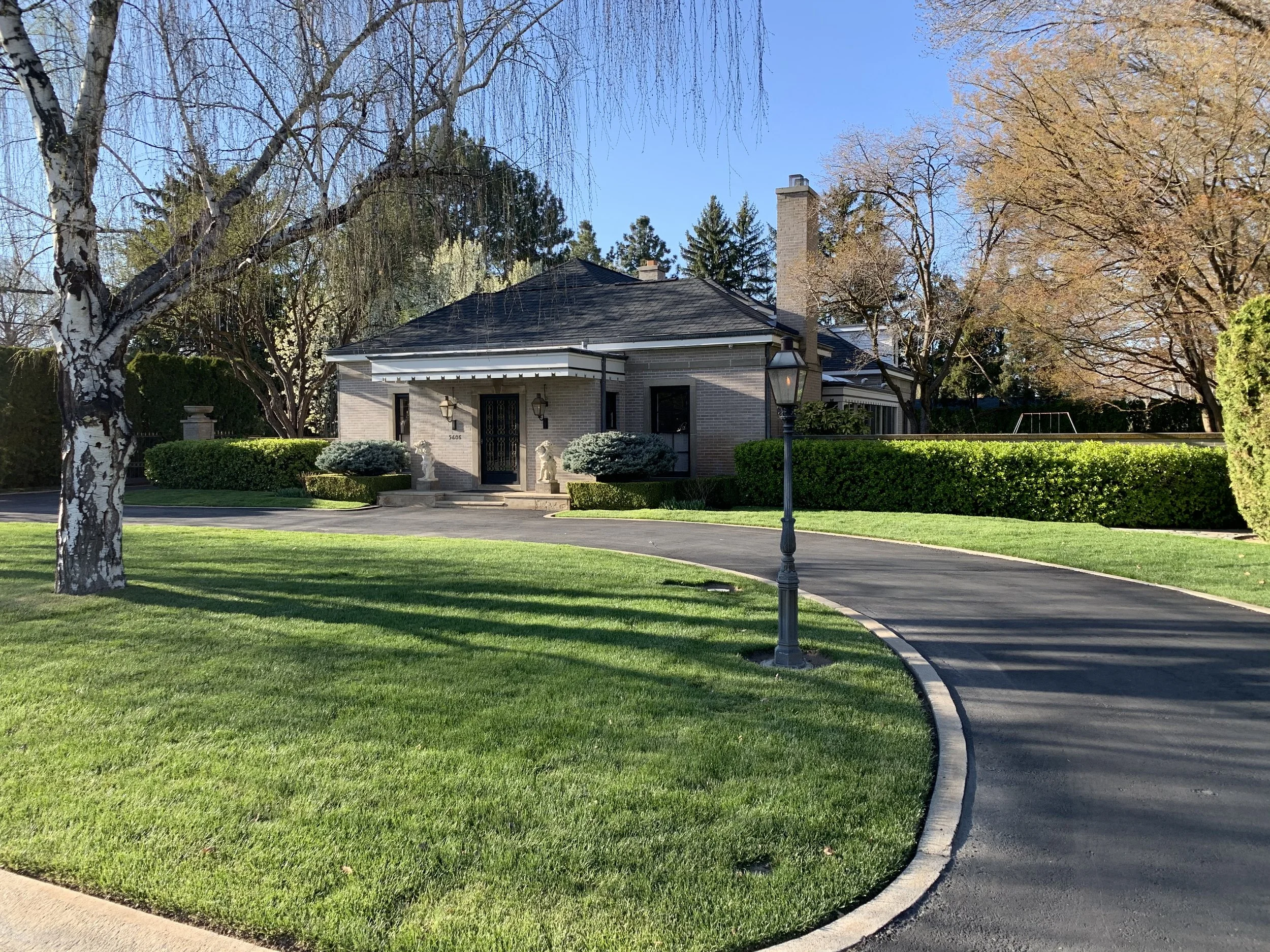 ARCHWALKS 2024 | TOUR SERIES #2: MOUNTAIN VIEWS AND MID-CENTURY MANORS