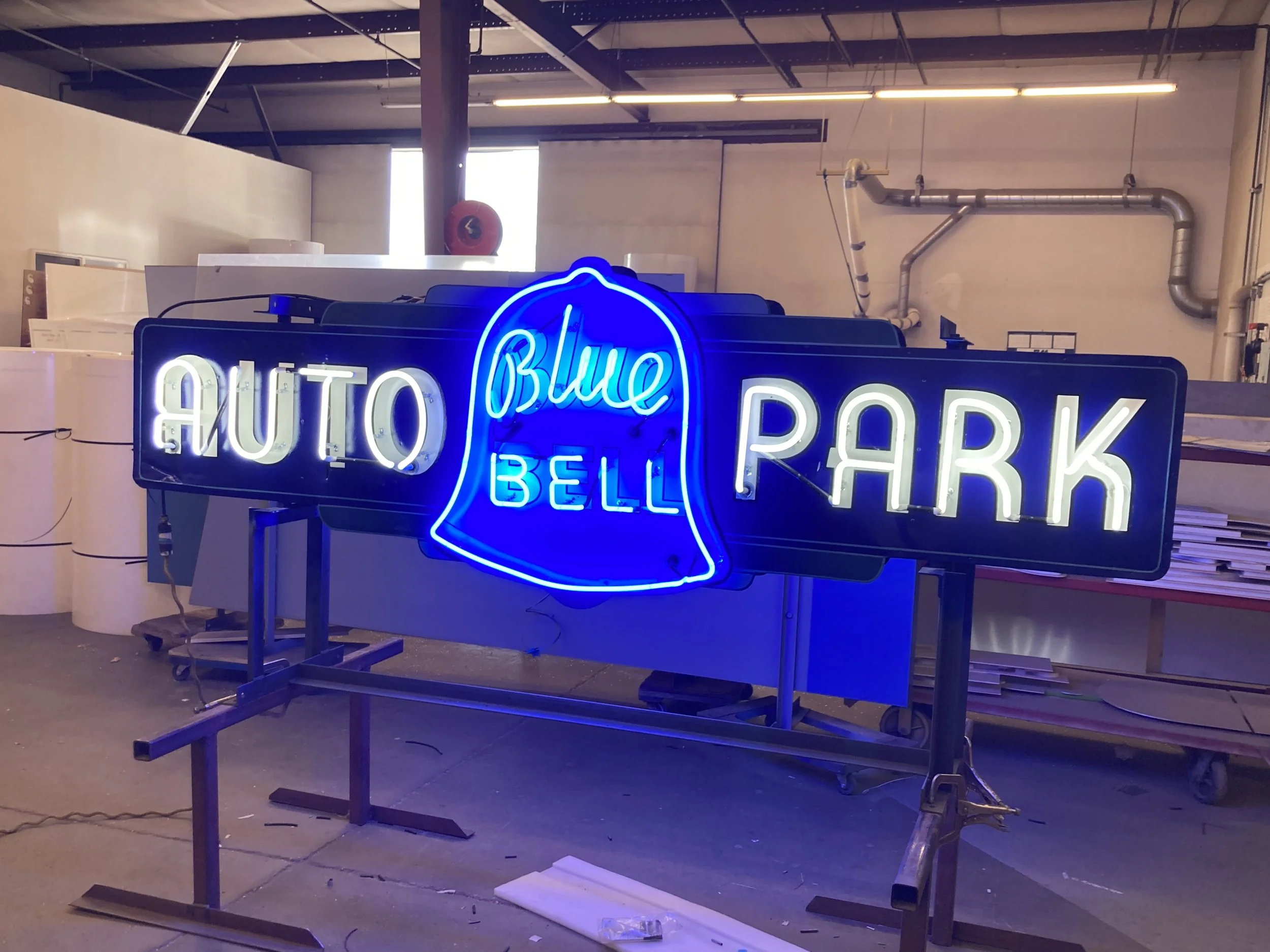 BlueBell_YESCO_neon1_VO.jpg