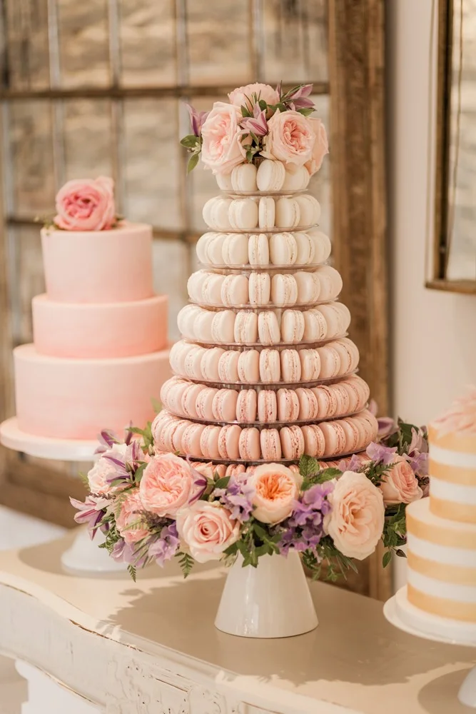 Who doesn't love macaroons?! These little beauties are perfect for weddings--or any occassion, really. Macaroon wedding cake by Baking Chick .