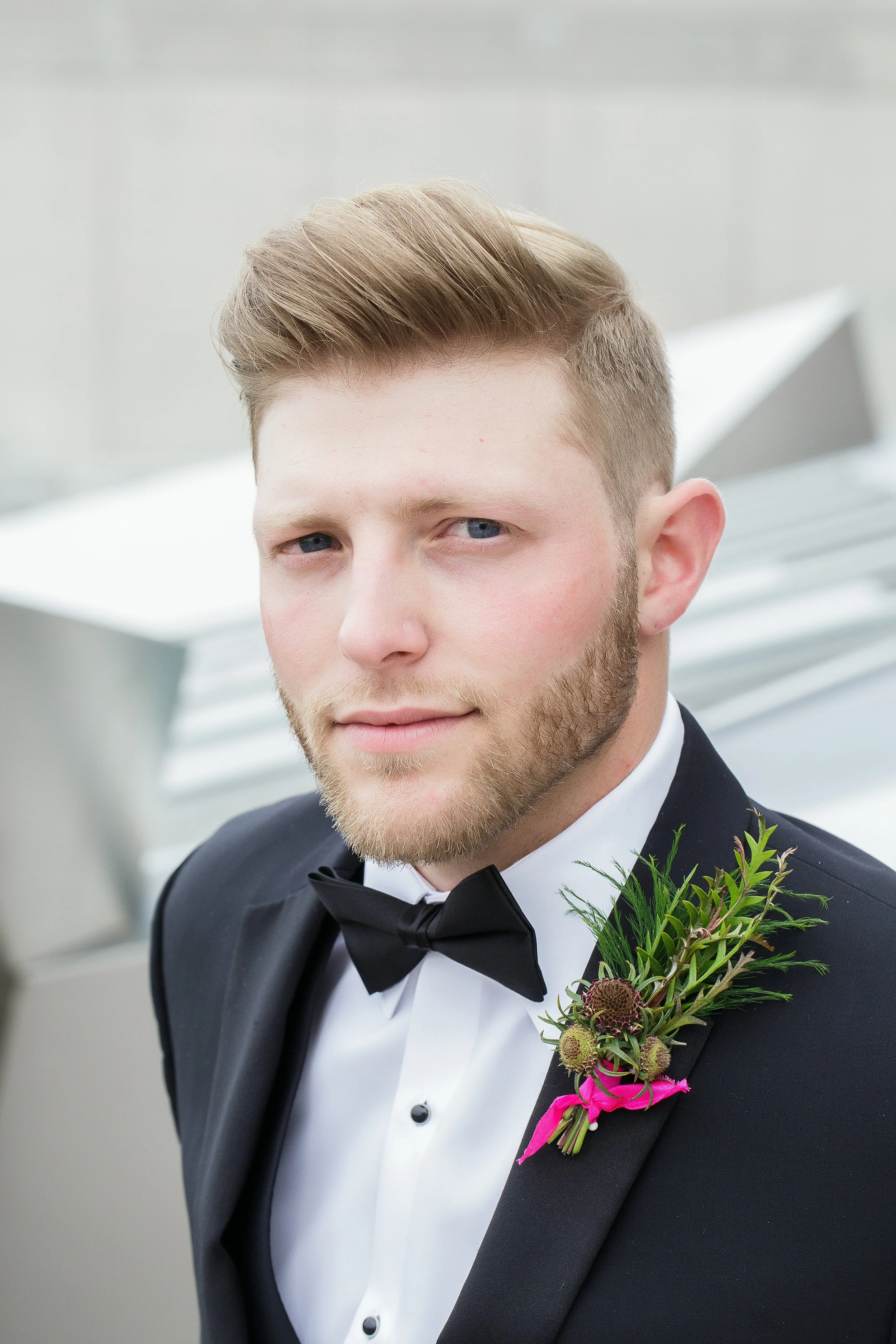 Fox-and-Fern-Groomsman-Boutonniere-2050-Styled-Shoot-002.jpg