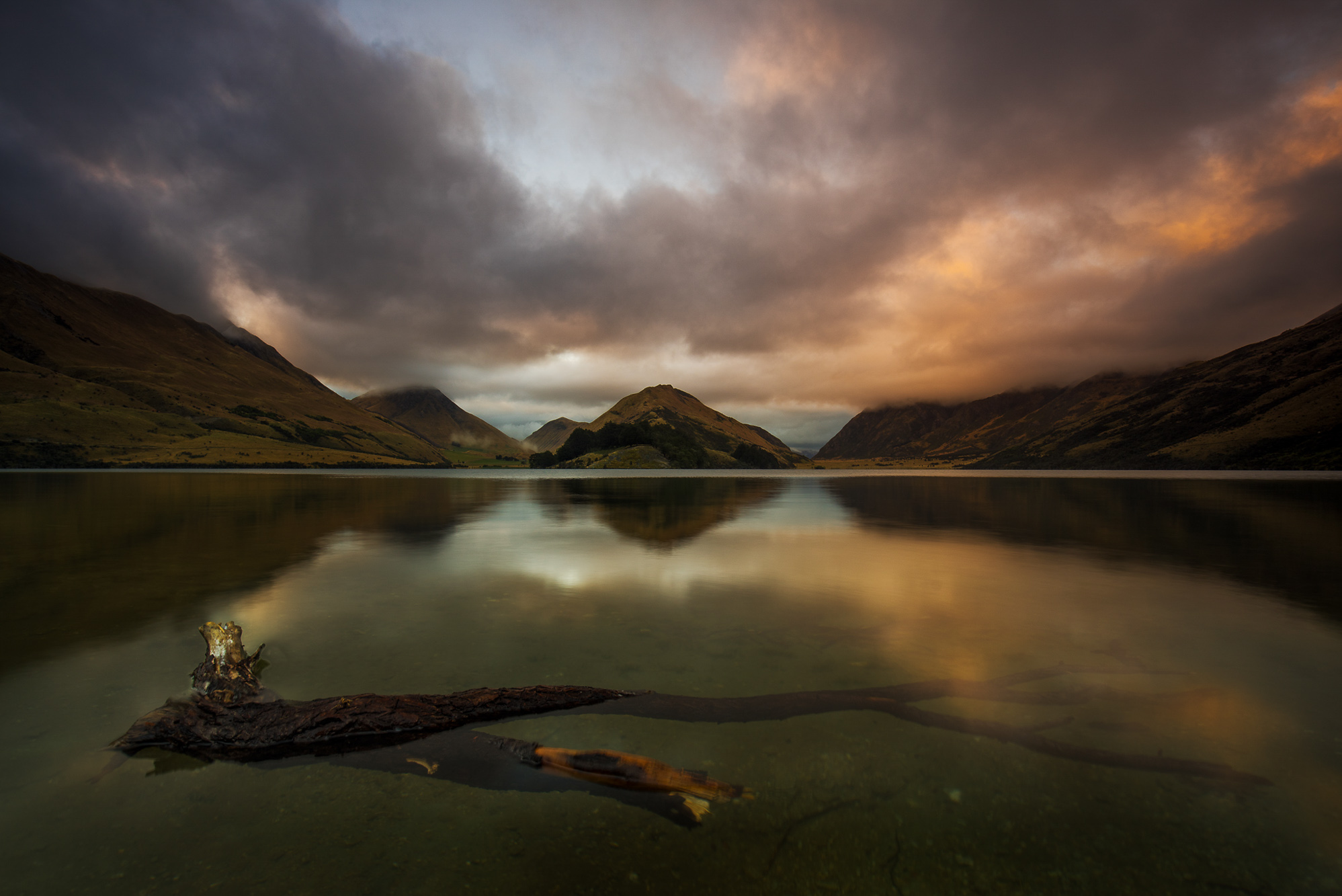 Moke Lake on a gloomy morning