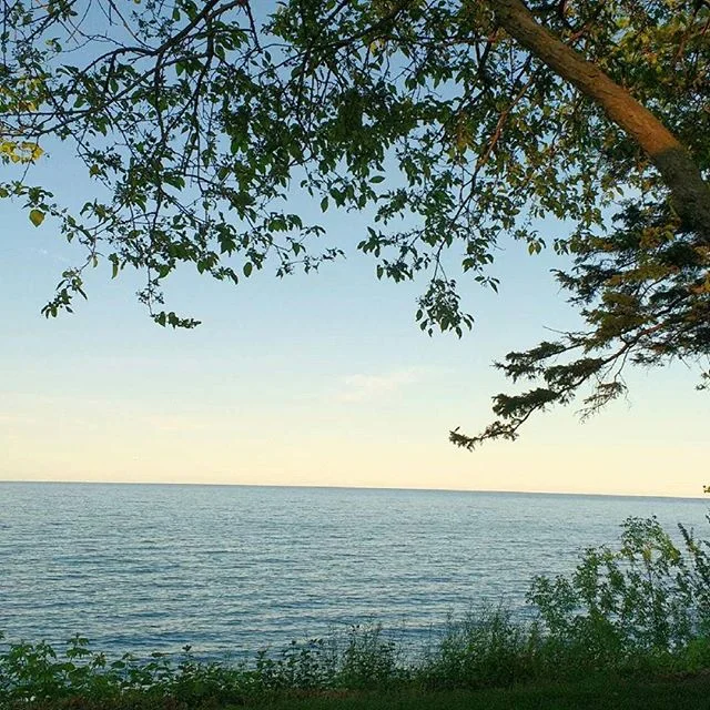 Sunset from the #lakehouse! Clearly #nofilterneeded on this one. Thanks Jone! #lakeview #lakemichigan #airbnb #homeaway #humboldthome
