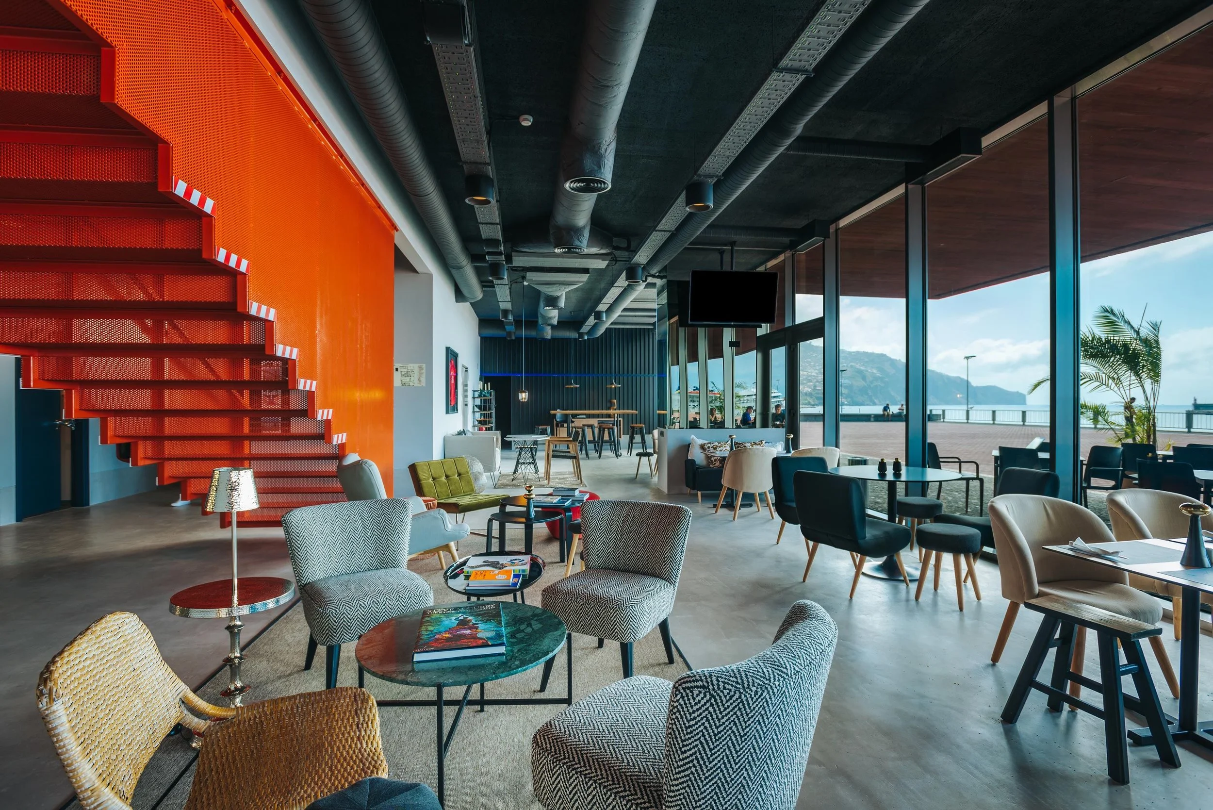 Funchal_Lounge_Area.jpg