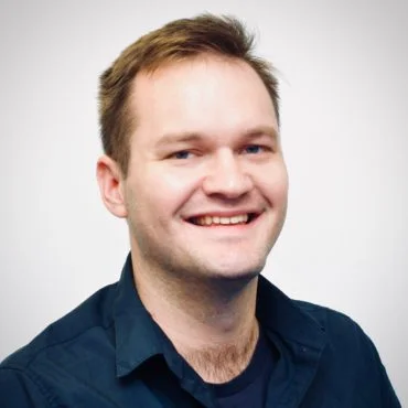 Hovey Headshot.jpg