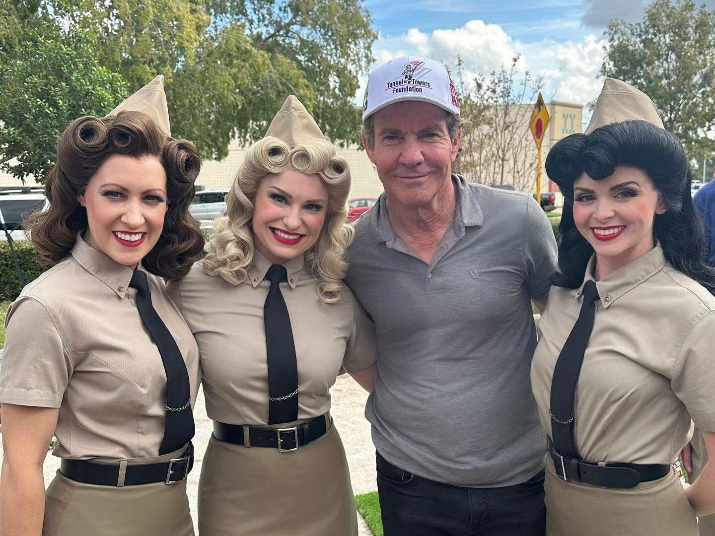 This lovely man emceed the @tunnel2towers Veterans Village Opening. @dennisquaid Thank you for honoring our vets ❤️🇺🇸 #veteransday #army #navy #airforce #coastguard #marines @marines @usarmy @usairforce @us_coastguard_ @usnavy