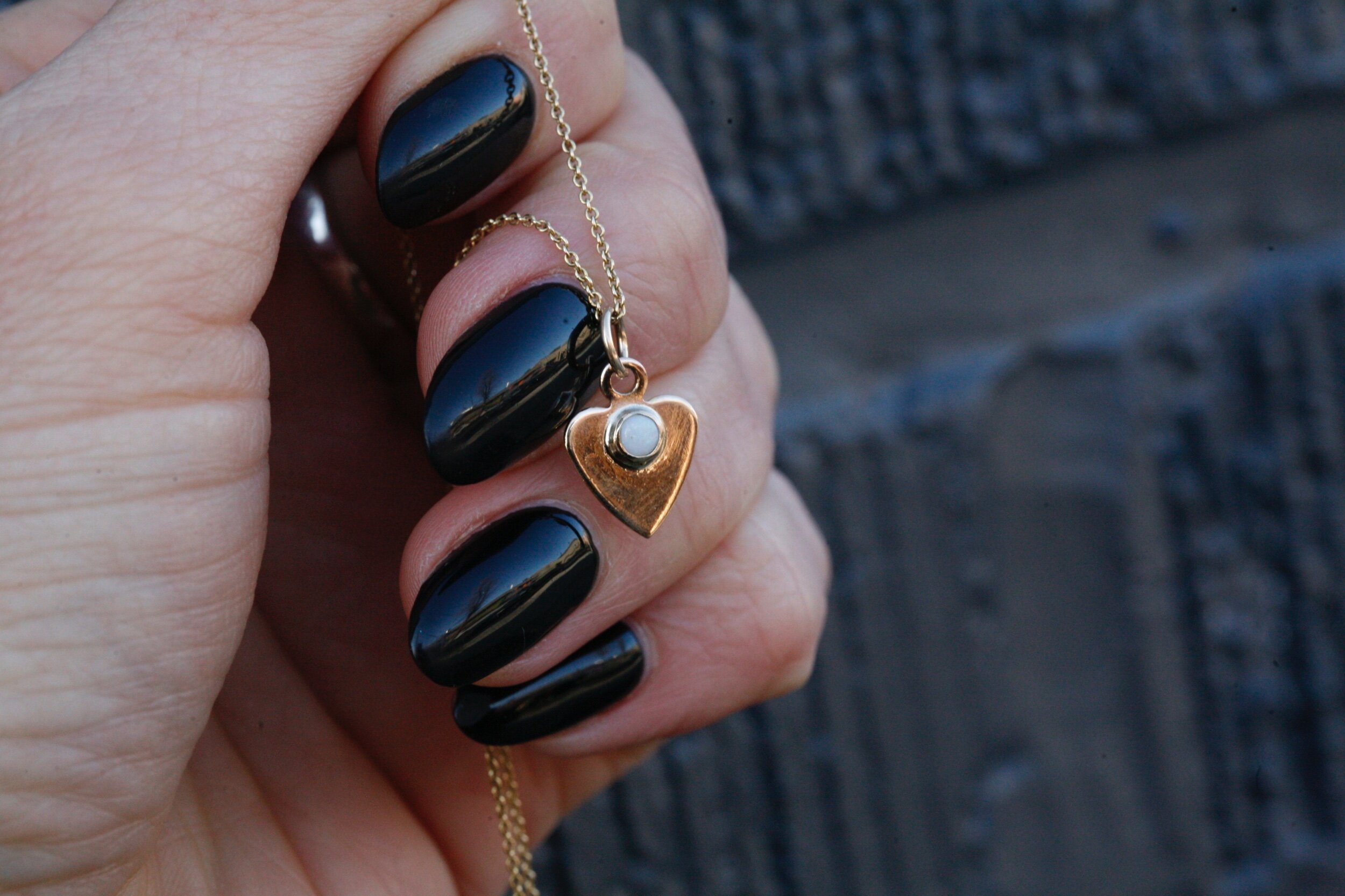 0F2614FE-1881-42C4-835F-100E2B04F9CA