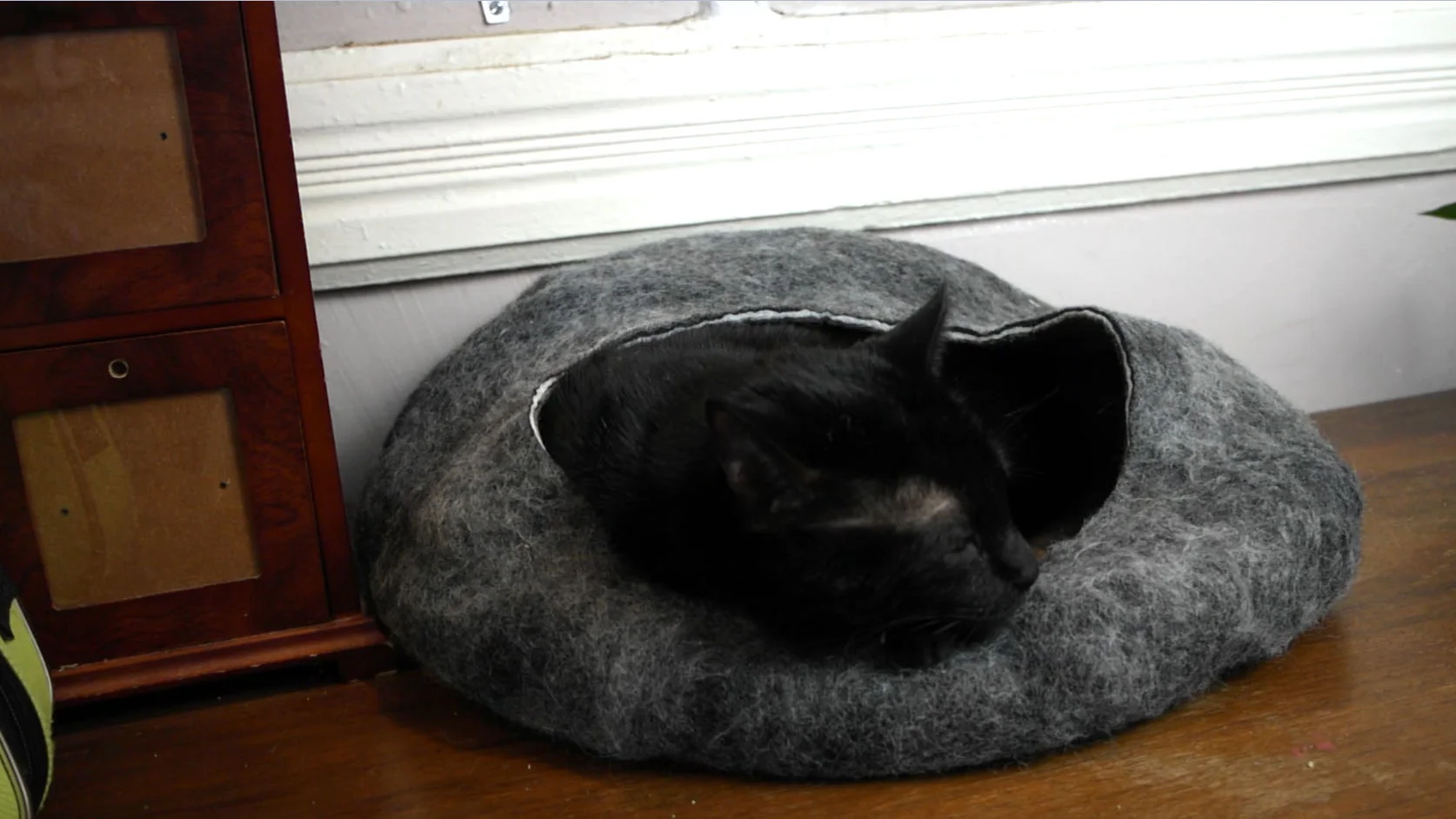 DIY Felt Cat Cave