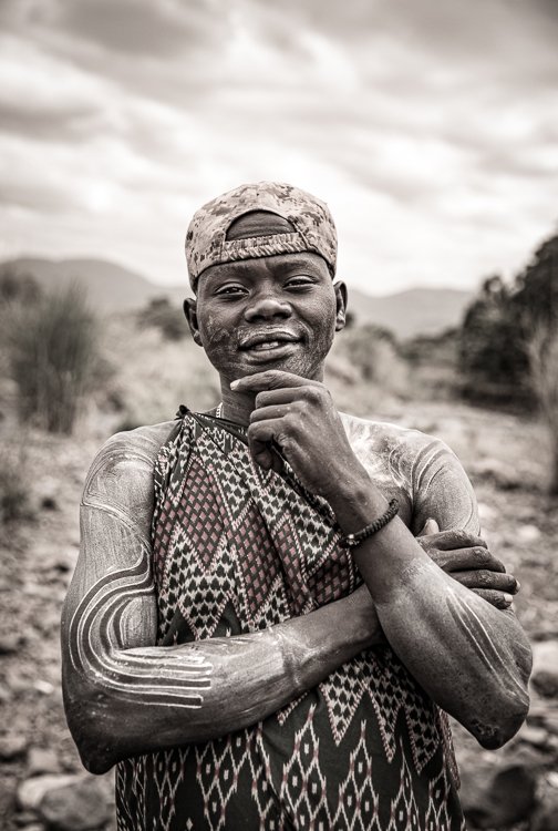 African_Suri_tribe_men_portraits-8.jpg