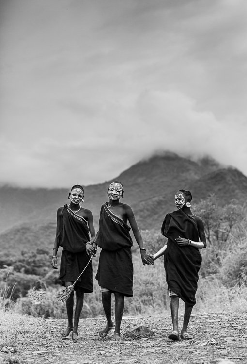 Surma_suri_tribe_landscape_portraits_ethiopia_photography-2.jpg