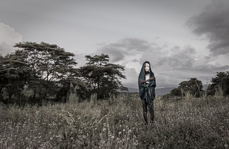 Surma_suri_tribe_landscape_portraits_ethiopia_photography-6.jpg
