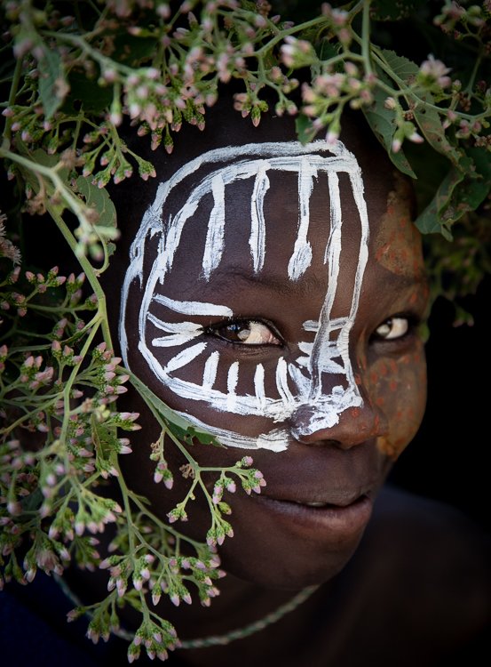 African_suri_tribe_flowers_on_head_portraits_ethiopia-10.jpg