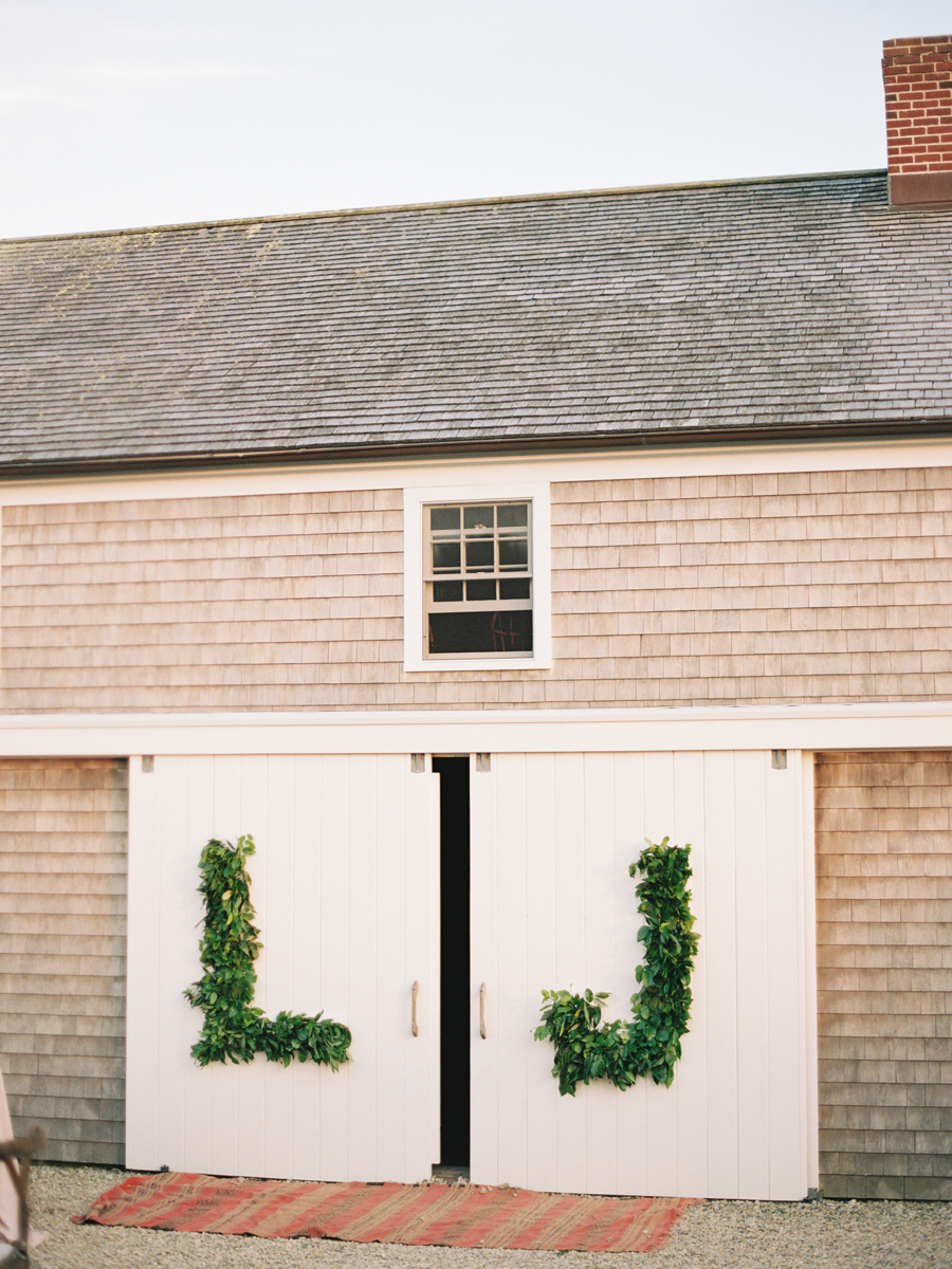 045_Josh+Lindsey_Brumley & Wells_Fine_Art_Film_Photography_Westport_Mass_New_England_Wedding.jpg