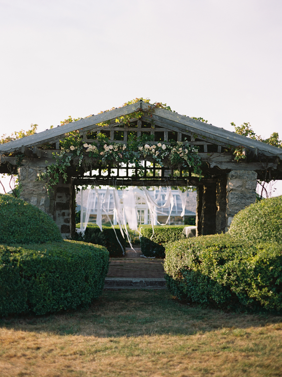 520_Josh+Lindsey_Brumley & Wells_Fine_Art_Film_Photography_Westport_Mass_New_England_Wedding.jpg