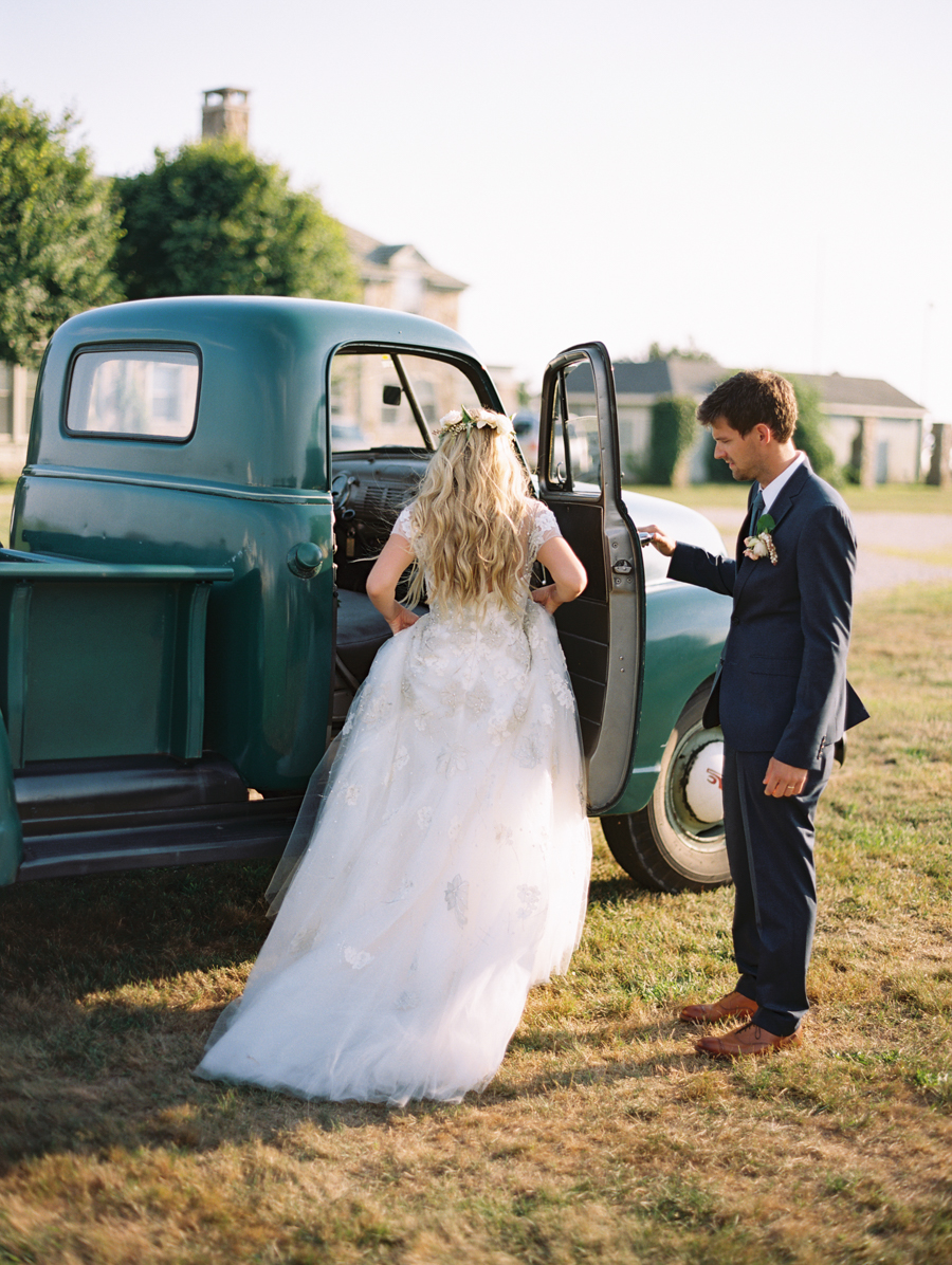 604_Josh+Lindsey_Brumley & Wells_Fine_Art_Film_Photography_Westport_Mass_New_England_Wedding.jpg