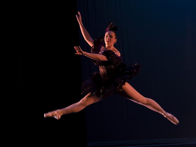 Wizard-of-Oz-2012-113-alex-crow-jump.jpg