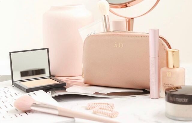 Does it get any prettier! Small Nude cosmetic case with twin zips 📷 @stepheats_