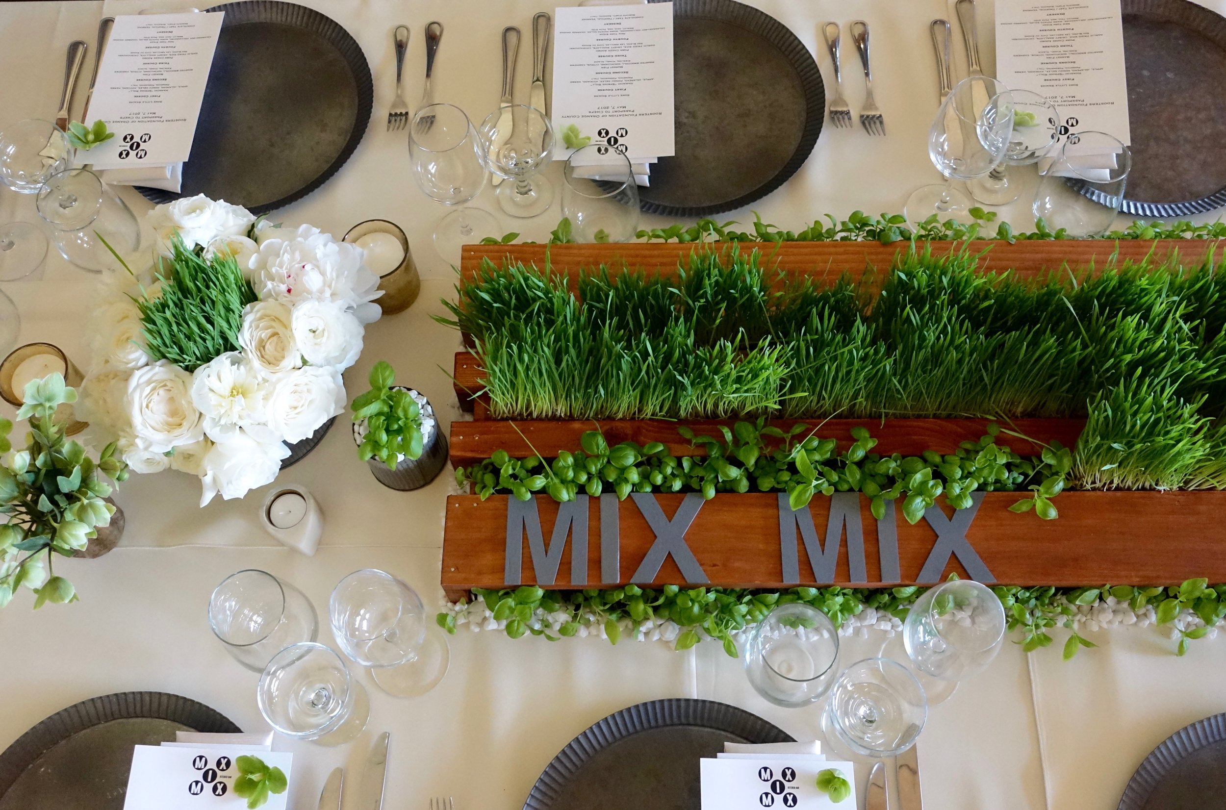 Orange-County-California-Modern-Minimalist-Tablescape-Mix-Mix-Kitchen-Bar-Wheat-Grass-Fence-Inspired.jpg