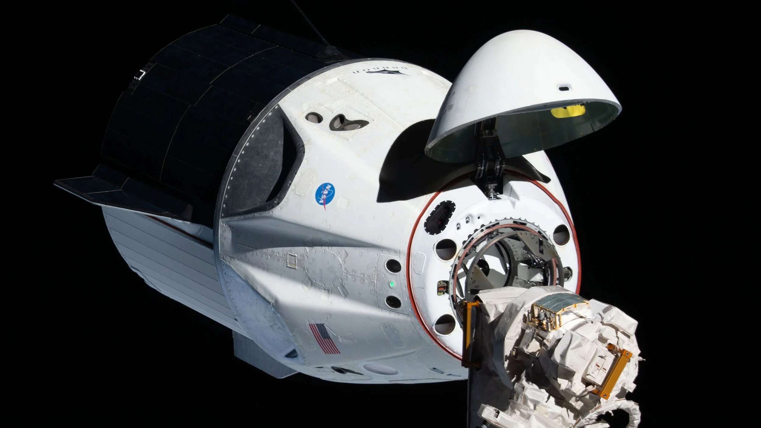 20200428_bg_planetary-society_crewdragon-issdock_uhd3840x2160.jpg