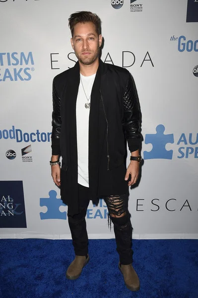 DJ+Splyce+Autism+Speaks+Blue+Gala+tlGpaoG8h_zl.jpg