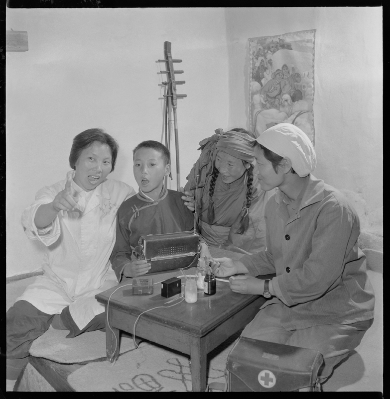 The medical team arrives at a nomad's home.