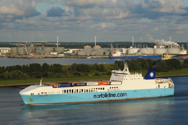 RoRo - Maas Viking - Charter.jpg