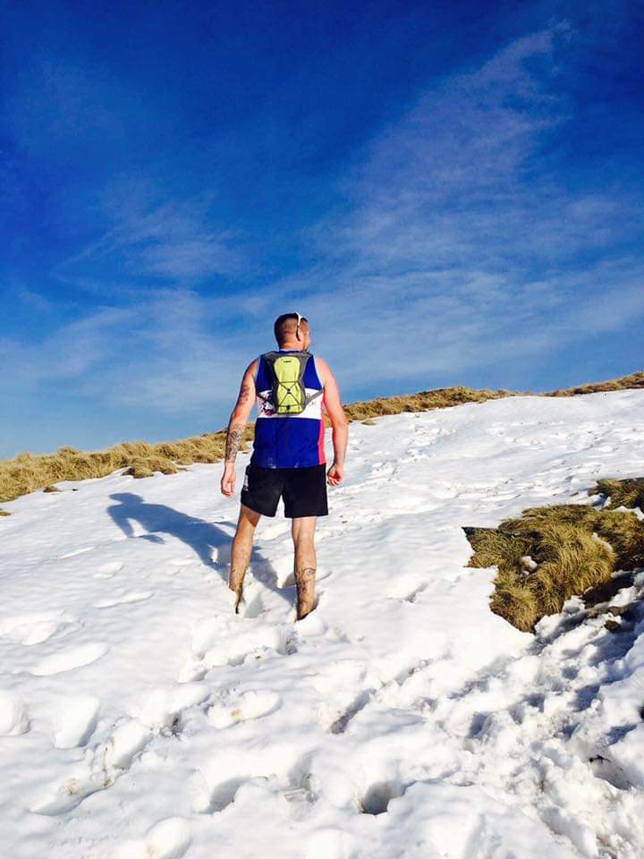 Chris amongst the snow at the Maverick Yorkshire Dales race, February 2017
