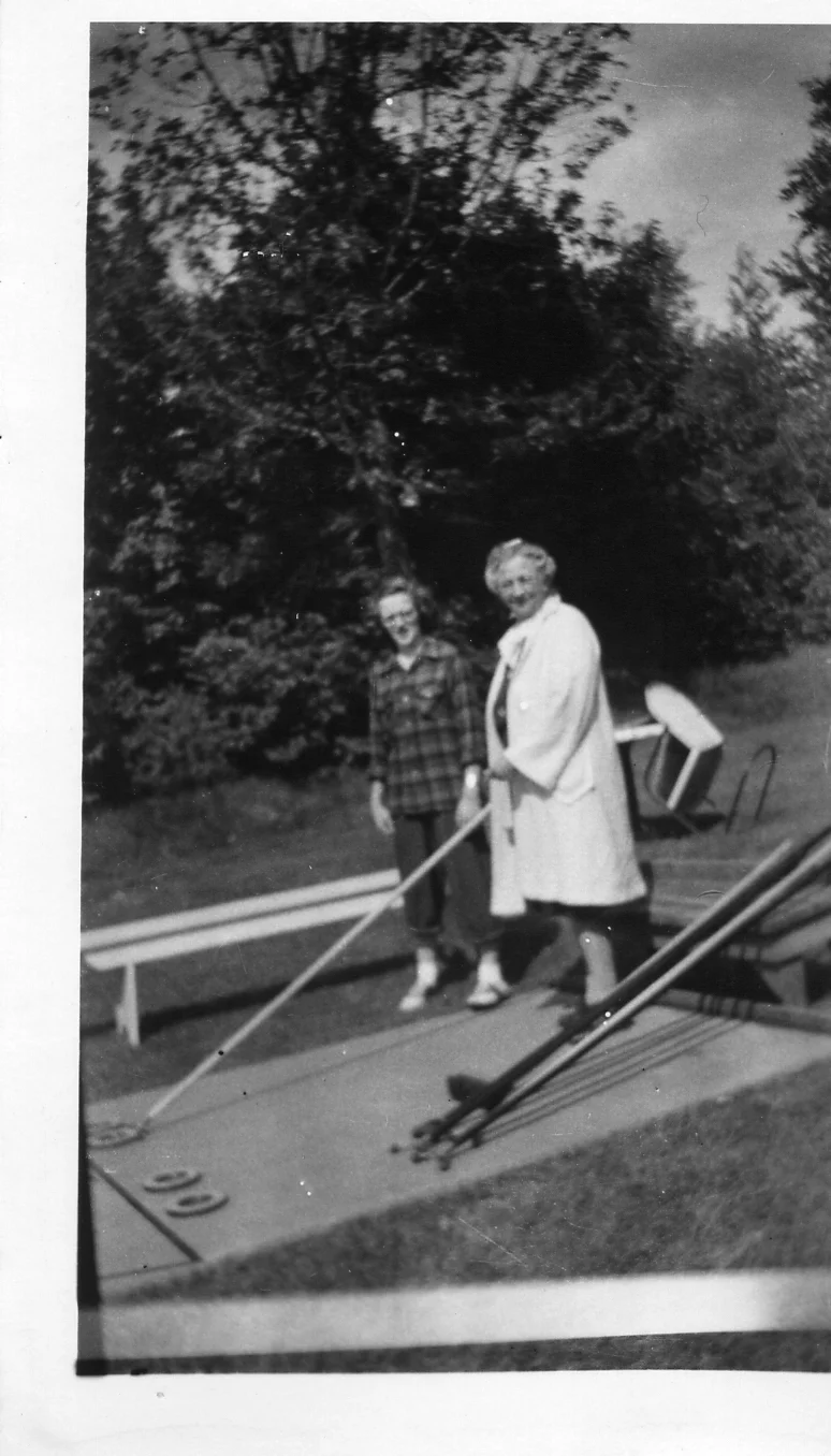 Lydia Schmidt McNamara (1876-1961) on the right with her grandniece Joyce Hanley Schnelker (1932-1982) on the left. 
