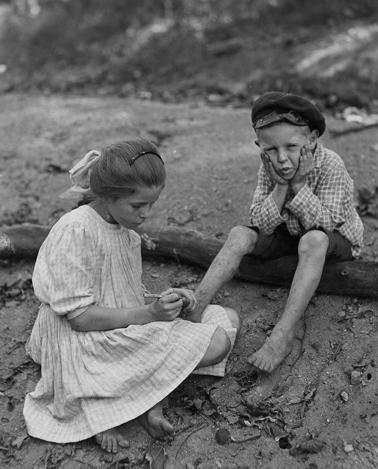 2019-07-20 12_47_03-Colorize bw photos with museum quality by Okkama copy-2.png
