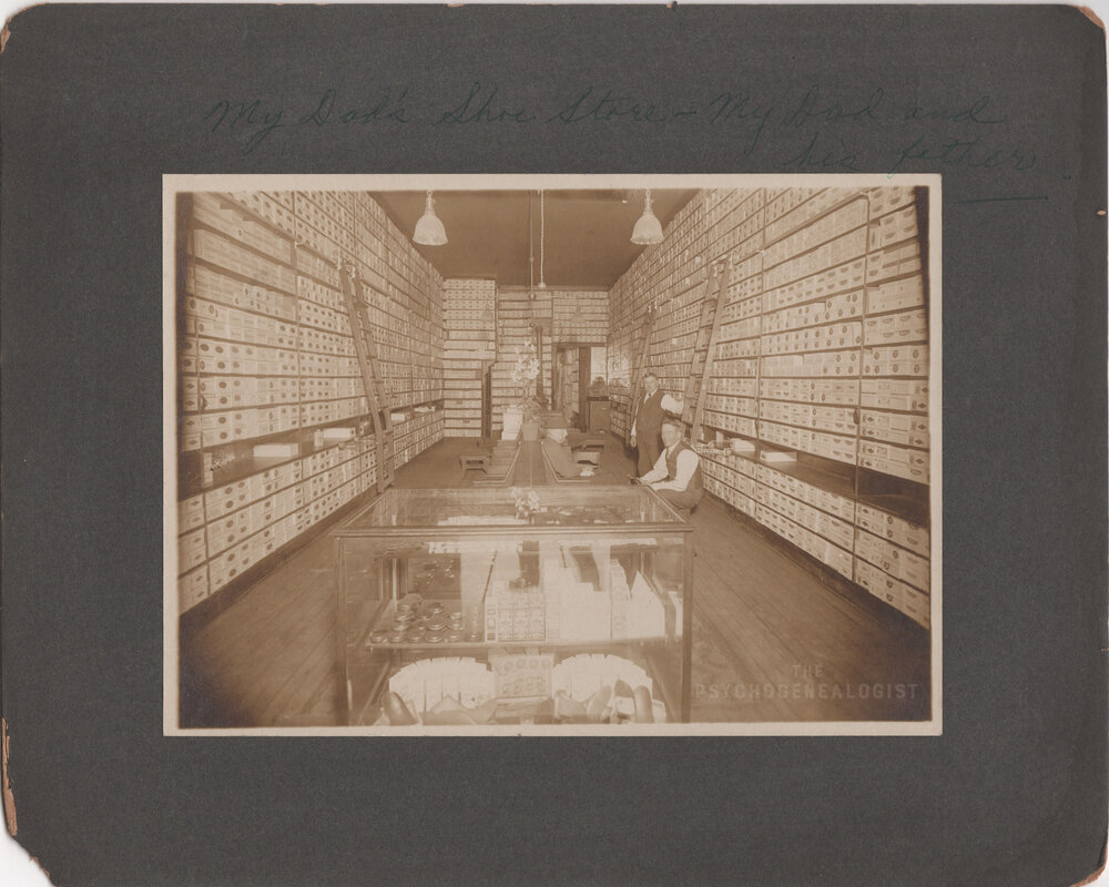 Zahn's Shoe Store (1912)