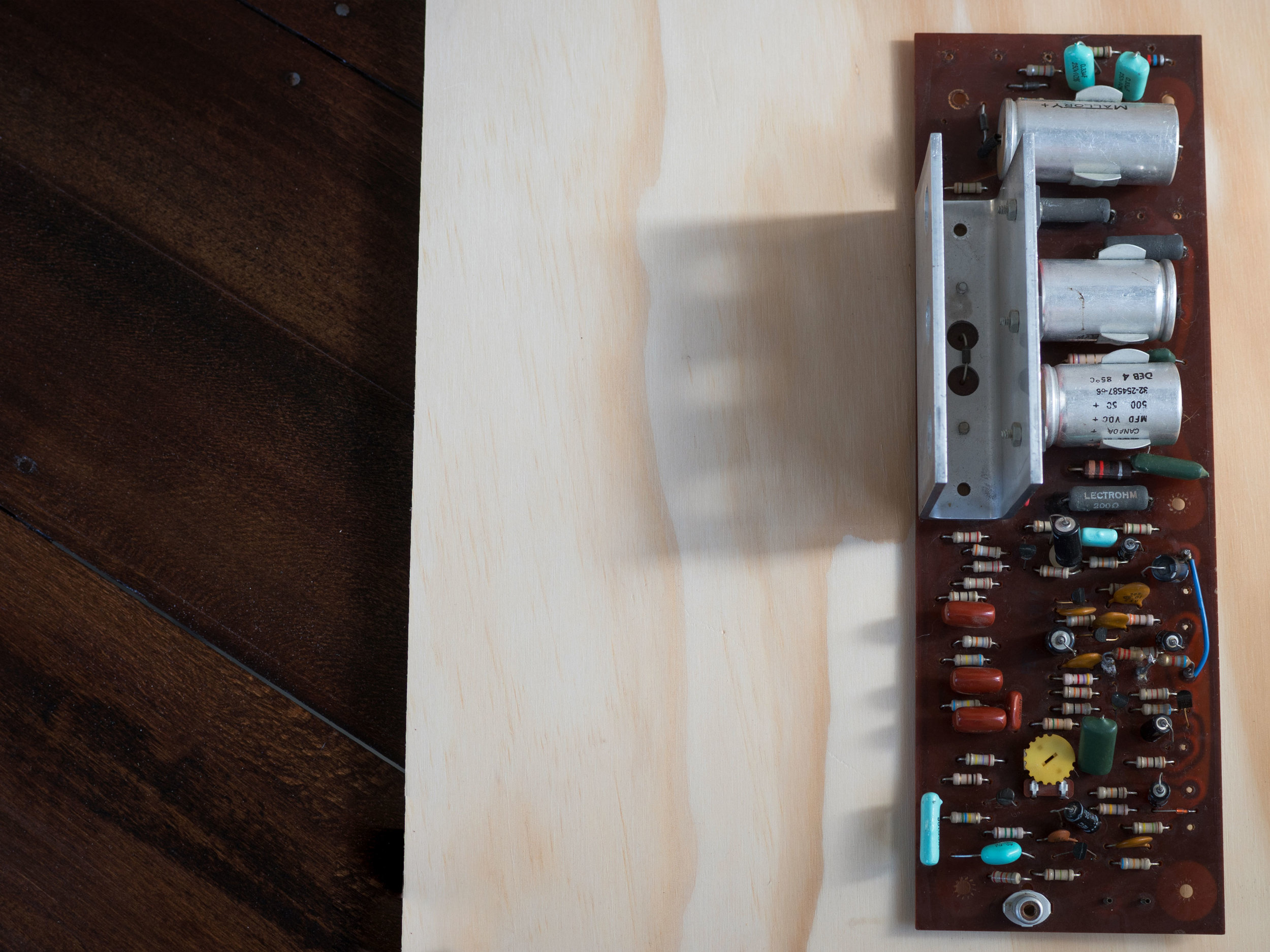 Wurlitzer 200 circuit