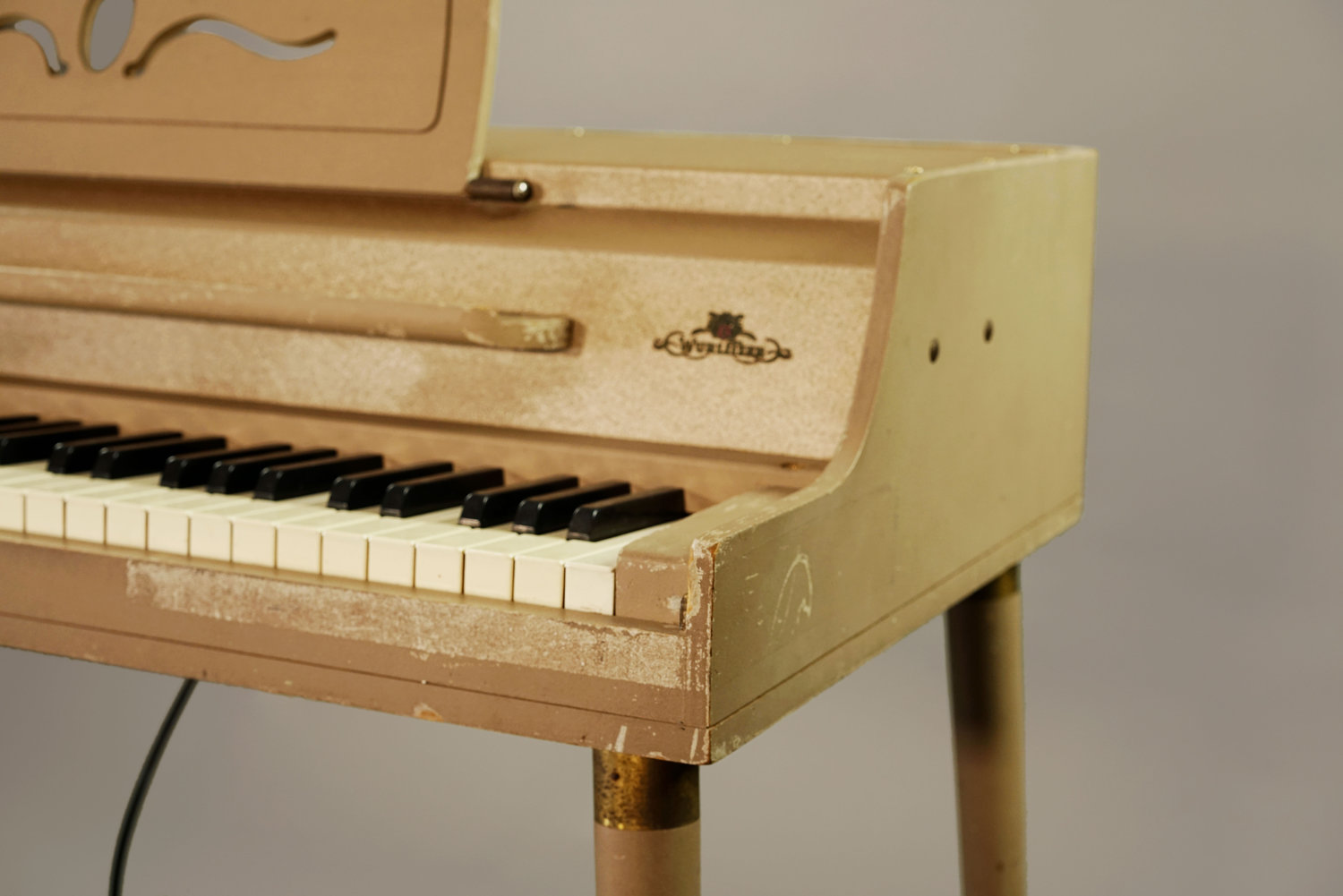 In Restoration: Removing Duct Tape from the Wurlitzer 140a
