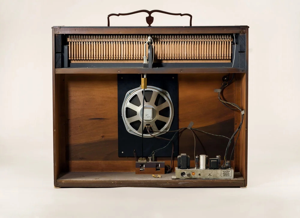 The wiring harness in 700-series Wurlitzer is particularly long.