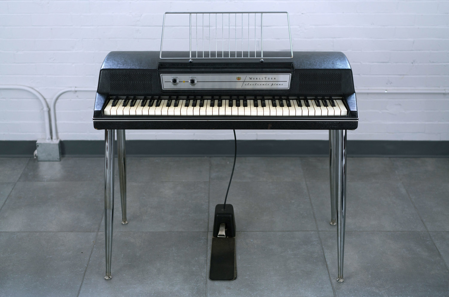 From the Archives: Wurlitzer 200