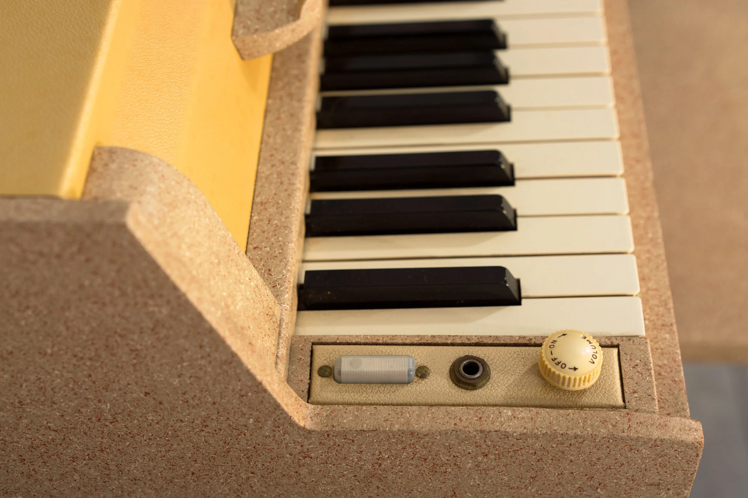 Music Rhythm Light - Visualizzatore Musicale A Fluido Magnetico Con Bluetooth, Luce LED, Forma Variabile, Giallo Legno