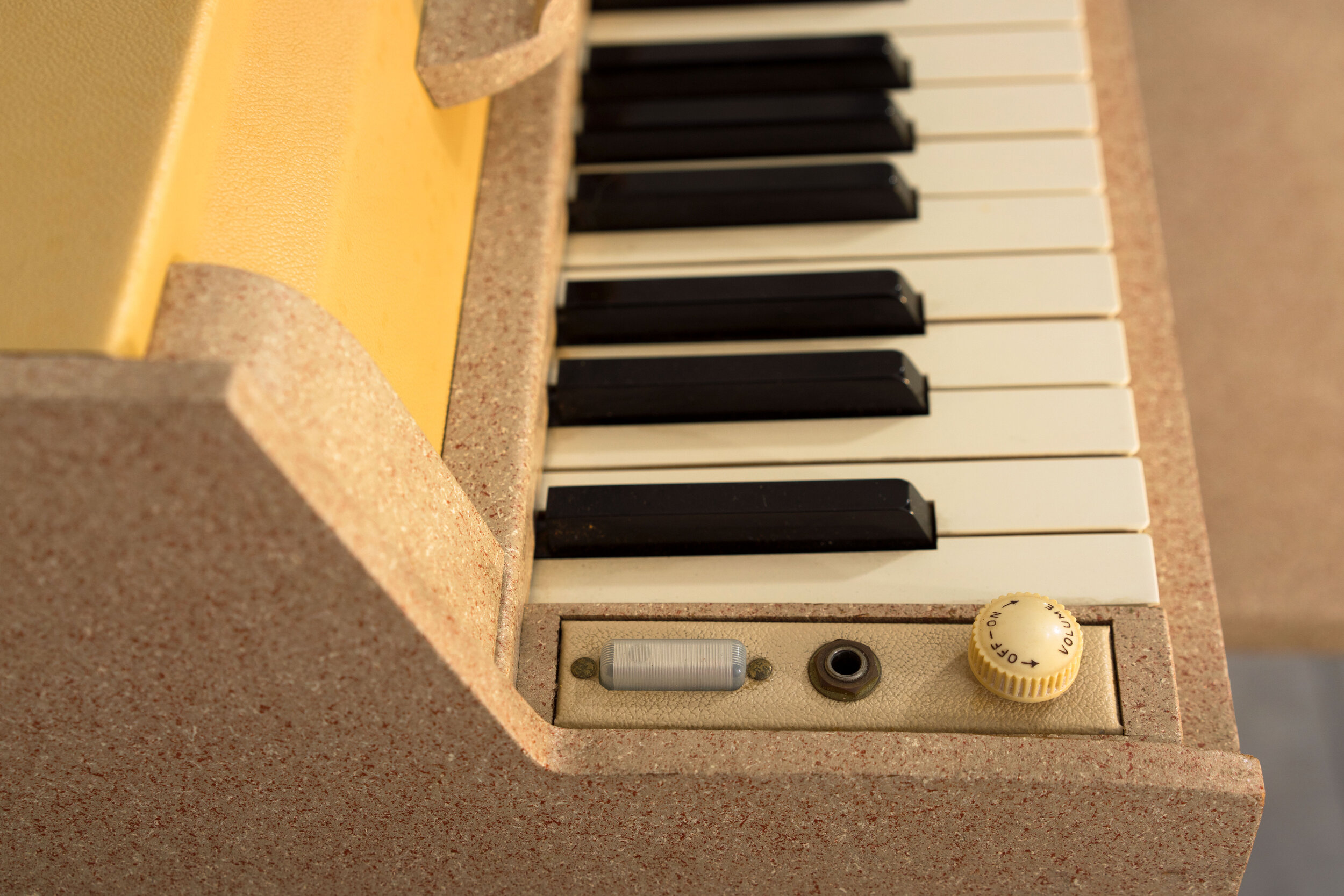 Music Rhythm Light - Visualizzatore Musicale A Fluido Magnetico Con Bluetooth, Luce LED, Forma Variabile, Giallo Legno