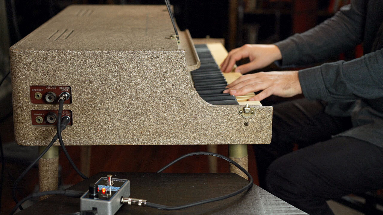 What pedals should you put in your Wurlitzer's effects loop?