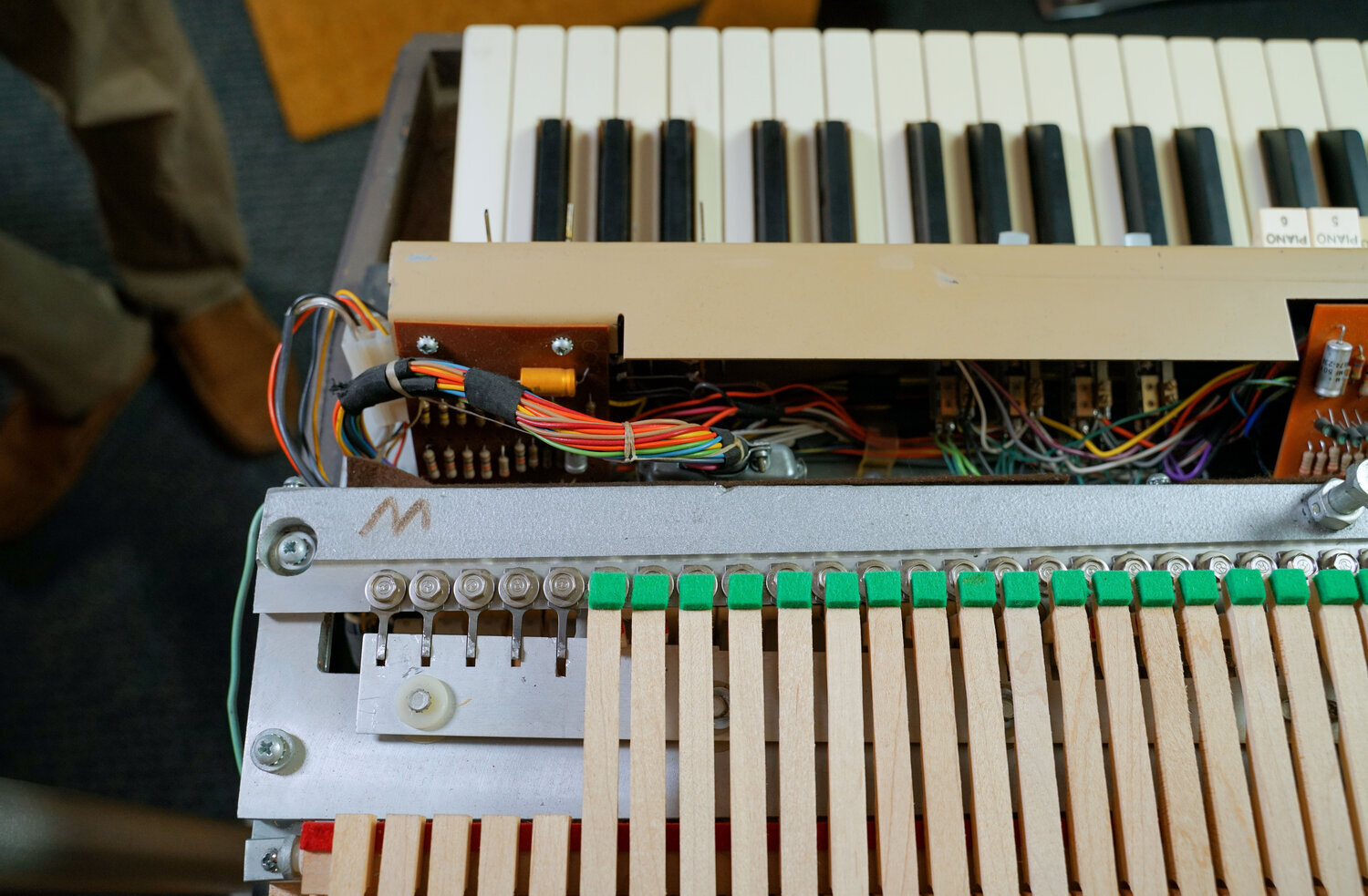 How to Tune a Wurlitzer Electronic Piano Reed