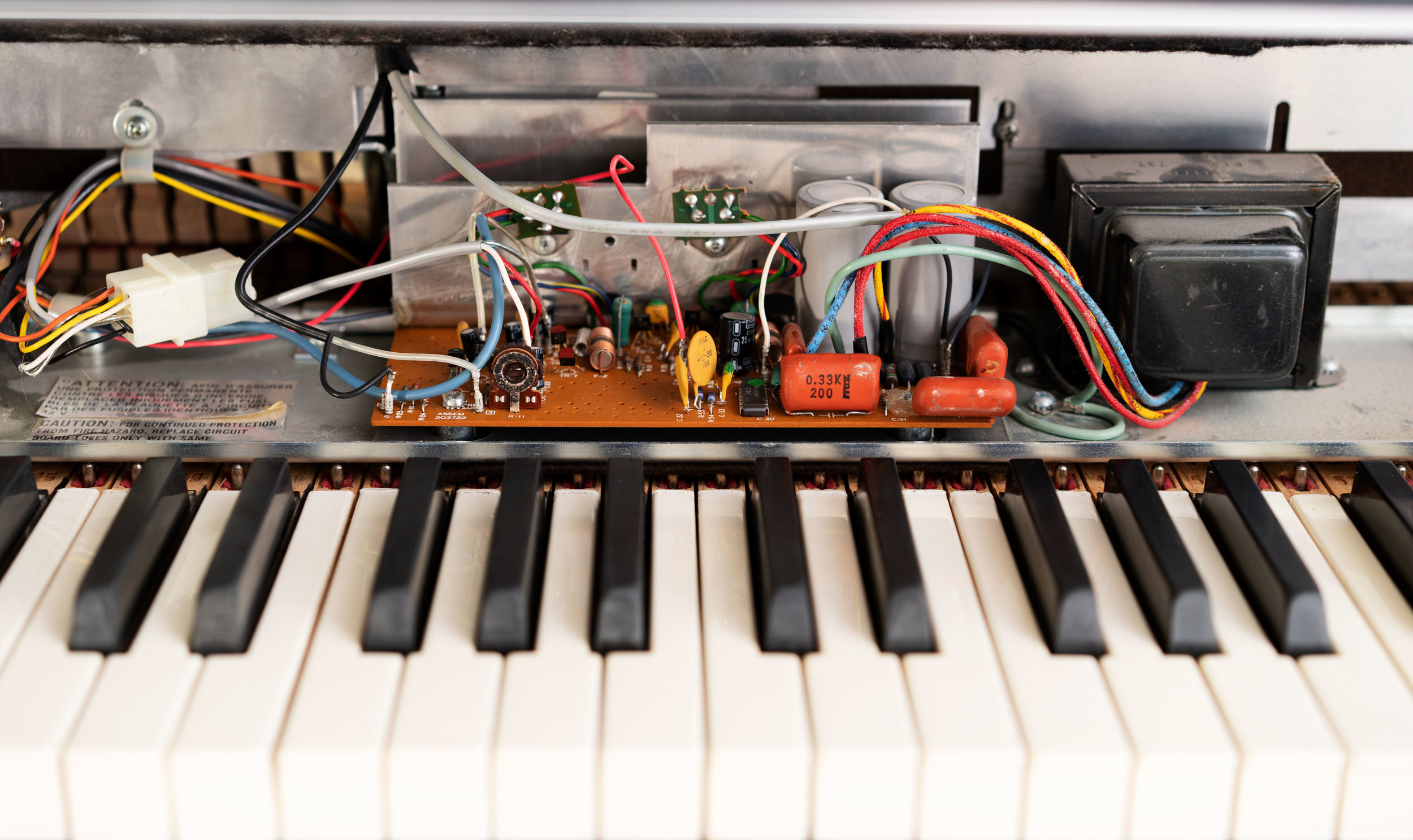 How to Fix Hum in Your Wurlitzer Electronic Piano (Or Other Vintage Amp): Part I